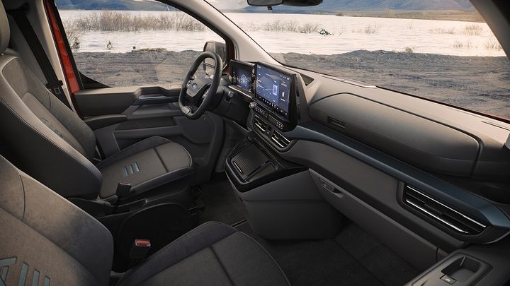Ford E-Tourneo Custom - interior